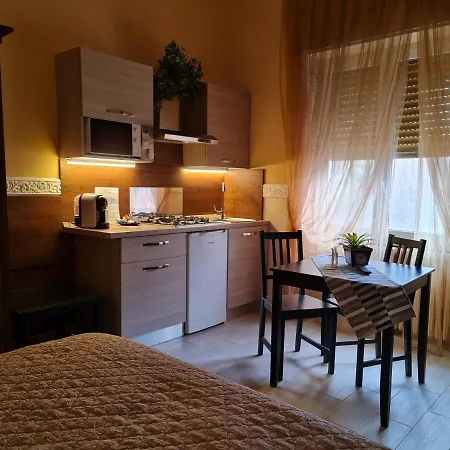לינה וארוחת בוקר Taras Di San Vito 3*
